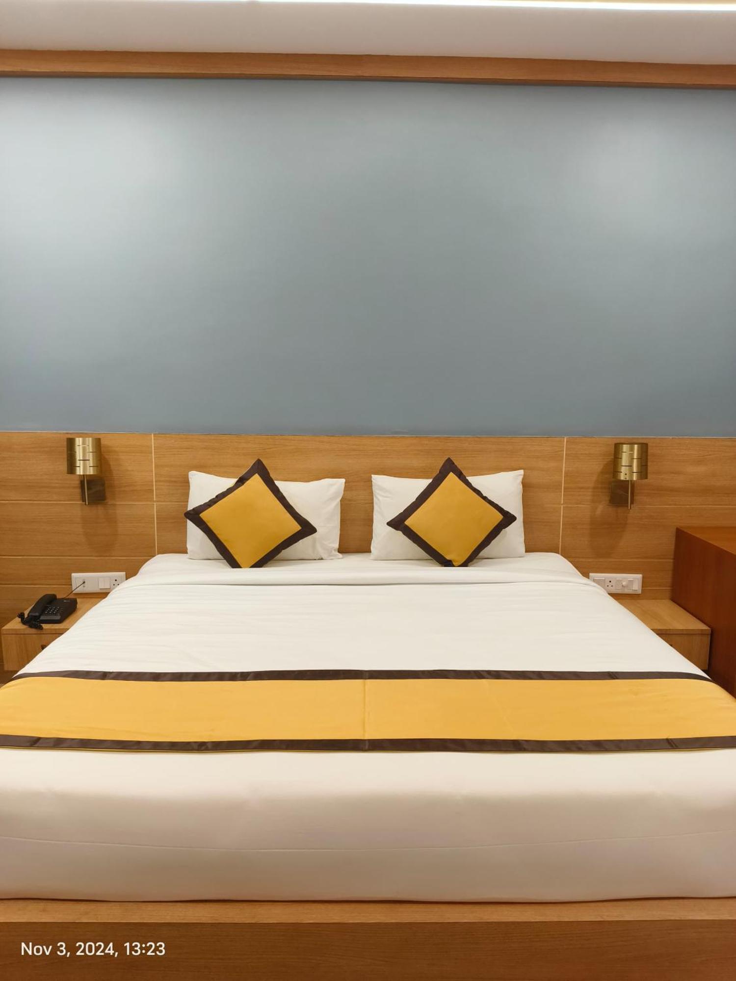 Rs Regal Inn-دوغار المظهر الخارجي الصورة