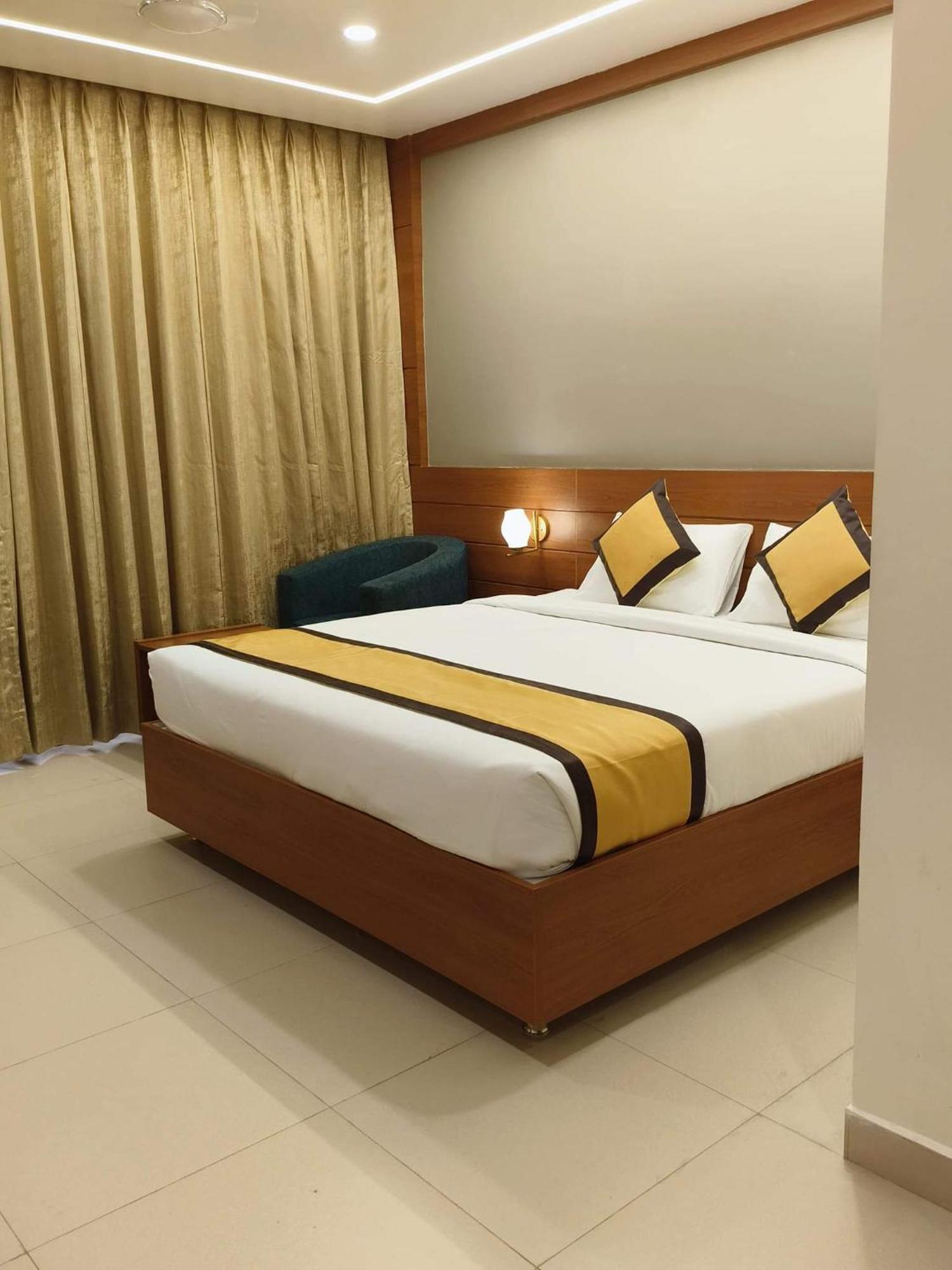 Rs Regal Inn-دوغار المظهر الخارجي الصورة